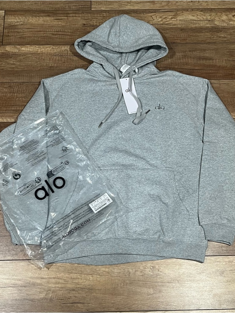 ALO Yoga Heather Gray Pullover Hoodie Sweater Brand New Mens S or XL